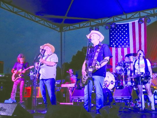 Photos by Martelle Luedecke/ Luedecke Photography July 6, cooler weather welcomed the Bellamy Brothers to the stage for the Jackson Street Jams organized by the Burnet Community Coalition.