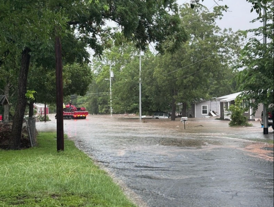 Commissioners extend support for flood victims