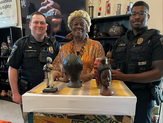 Community tours African American History Museum