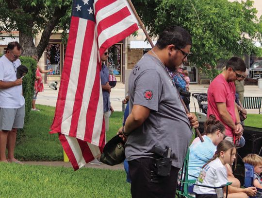 Courthouse event draws crowd, commemorates Memorial Day