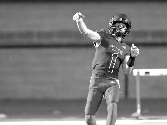Junior quarterback Andrew Houy and the Flames took on Oglesby, a powerhouse in the University Interscholastic League. Contributed photos by Stennis Shotts