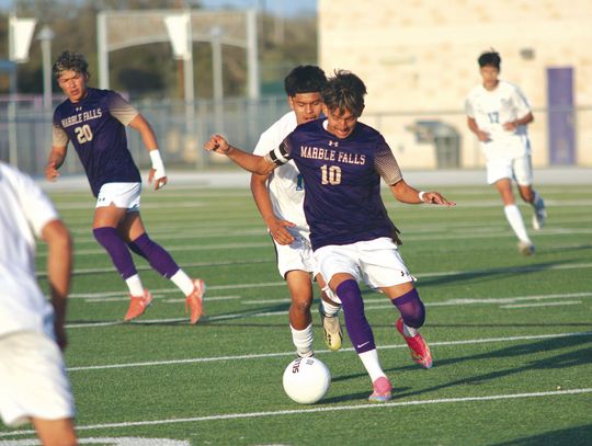 Marble Falls grad signs to play college soccer