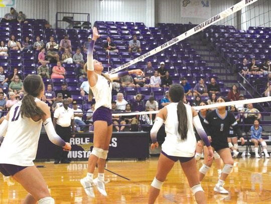 Payton Dunk was a menace at the net during the Austin Independent School District tournament Aug. 16-18 thanks to her fearlessness and willingness to force outside hitters to adjust to her. Photos by Jennifer Fierro/TexasChalkTalk.com