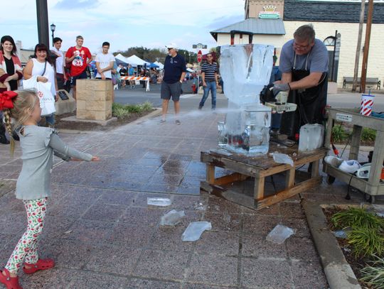 Merry Art on Main to kindle creativity downtown