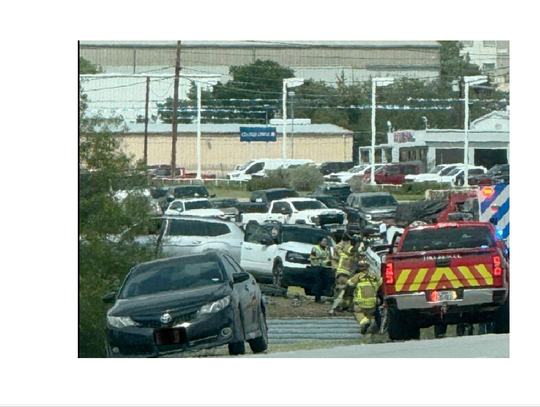 Motorists stable in Marble Falls crash involving Spectrum truck