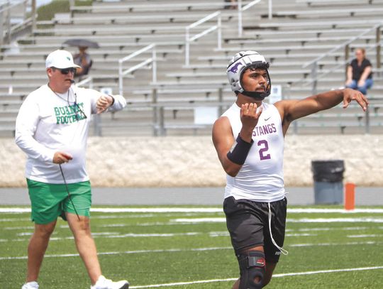 Marble Falls senior Atreyu Machacek led the Mustangs to the win against Troy in the first game of pool play. Photos by Martelle Luedecke/Luedecke Photography