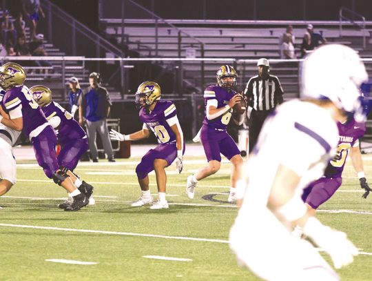 Marble Falls senior quarterback Colton Minor has completed 45 of 79 passes for 593 yards and seven touchdowns this season. Jennifer Fierro/TexasChalkTalk.com