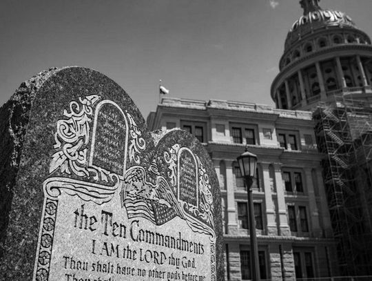 Religious groups file lawsuit against TEA over Texas’ Ten Commandments in classrooms law