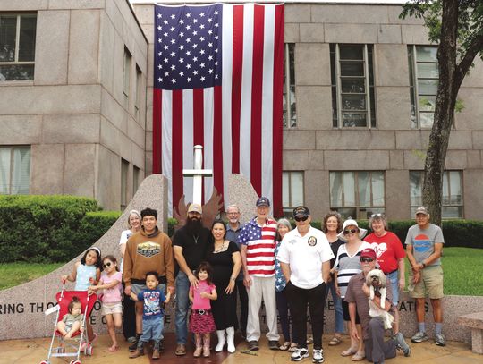 Despite the cancellation of a formal ceremony, residents who gathered at the Burnet County Courthouse square honored those who died in foreign wars. Contributed photos/Glenn Peavy
