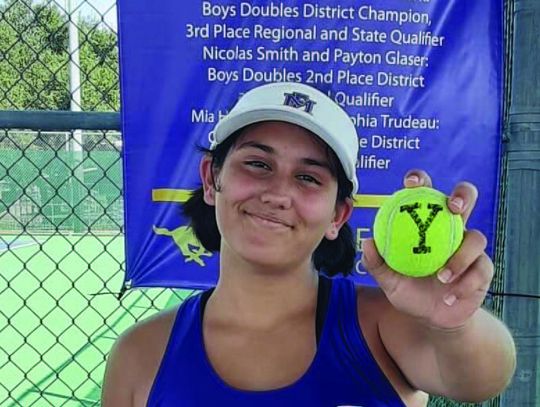 Tennis team beats Yoe in two-day matches