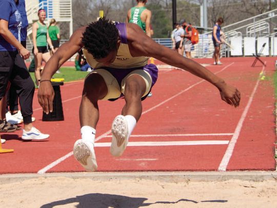 Tracksters perform well in tune-up before district
