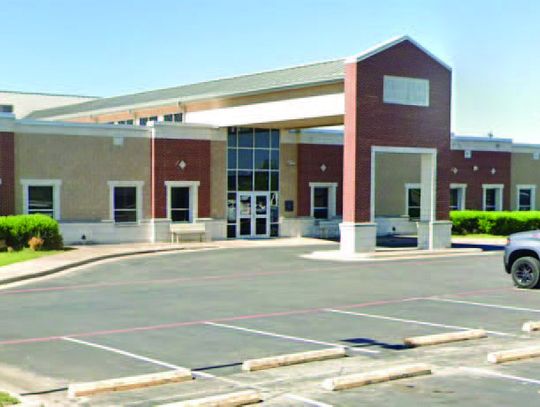 Wind temporarily baffles county workers