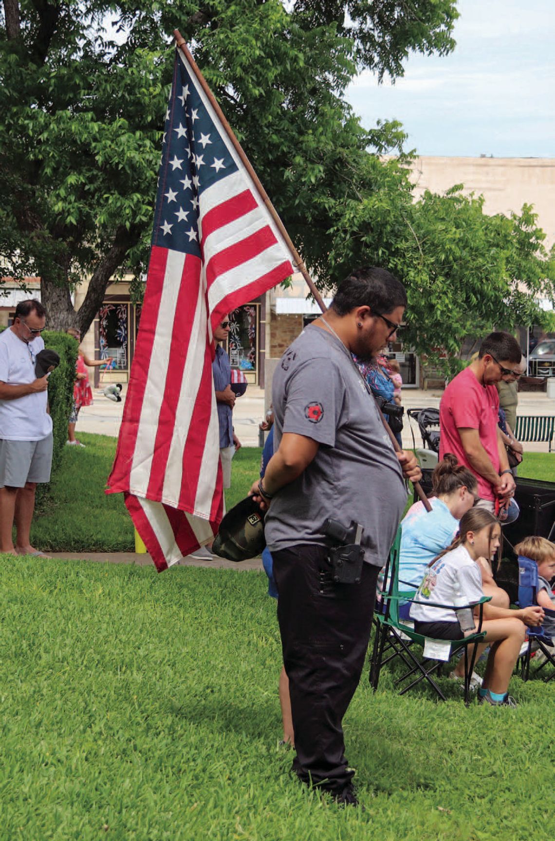 Courthouse event draws crowd, commemorates Memorial Day