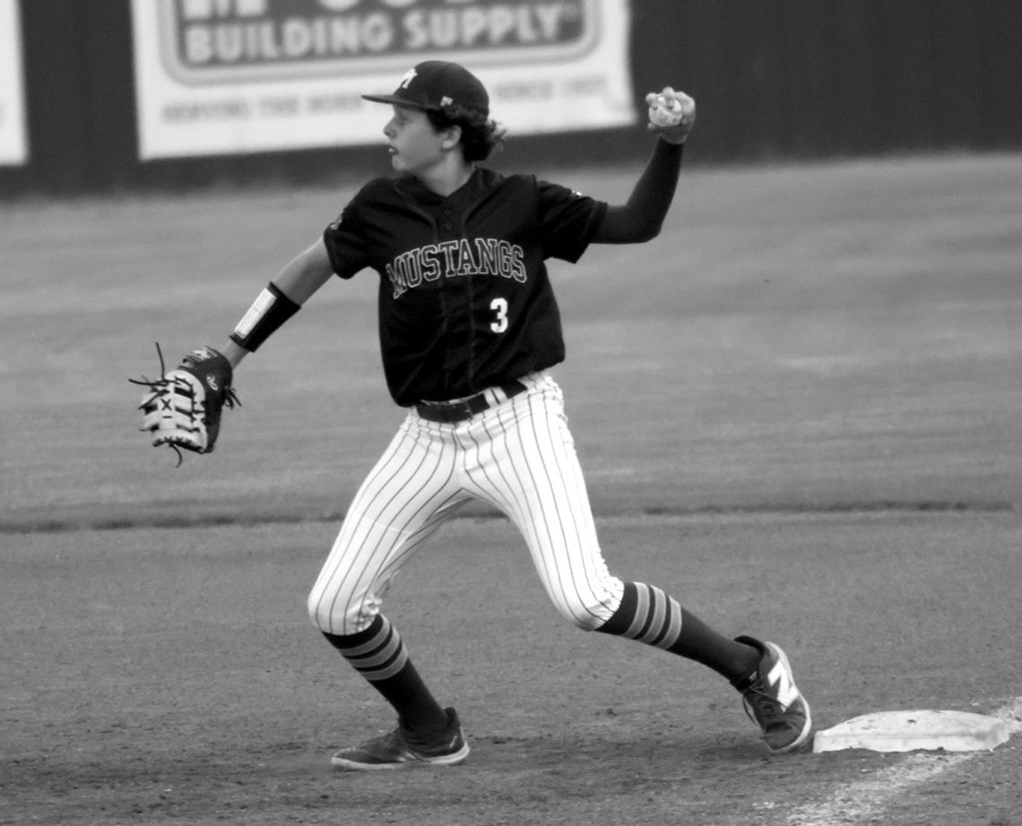 First baseman Anderson Liscum catches the ball for the out before throwing to another teammate. Jennifer Fierro/TexasChalkTalk.com