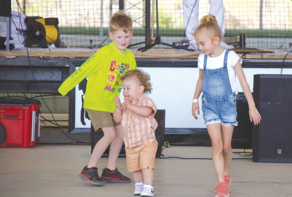 GraniteFest brings families, community together Breckyn Massey, Swayde Garcia, and Arya Cogburn danced to the tunes of Mark and Brenda Ramsey during Granite Fest March 22.