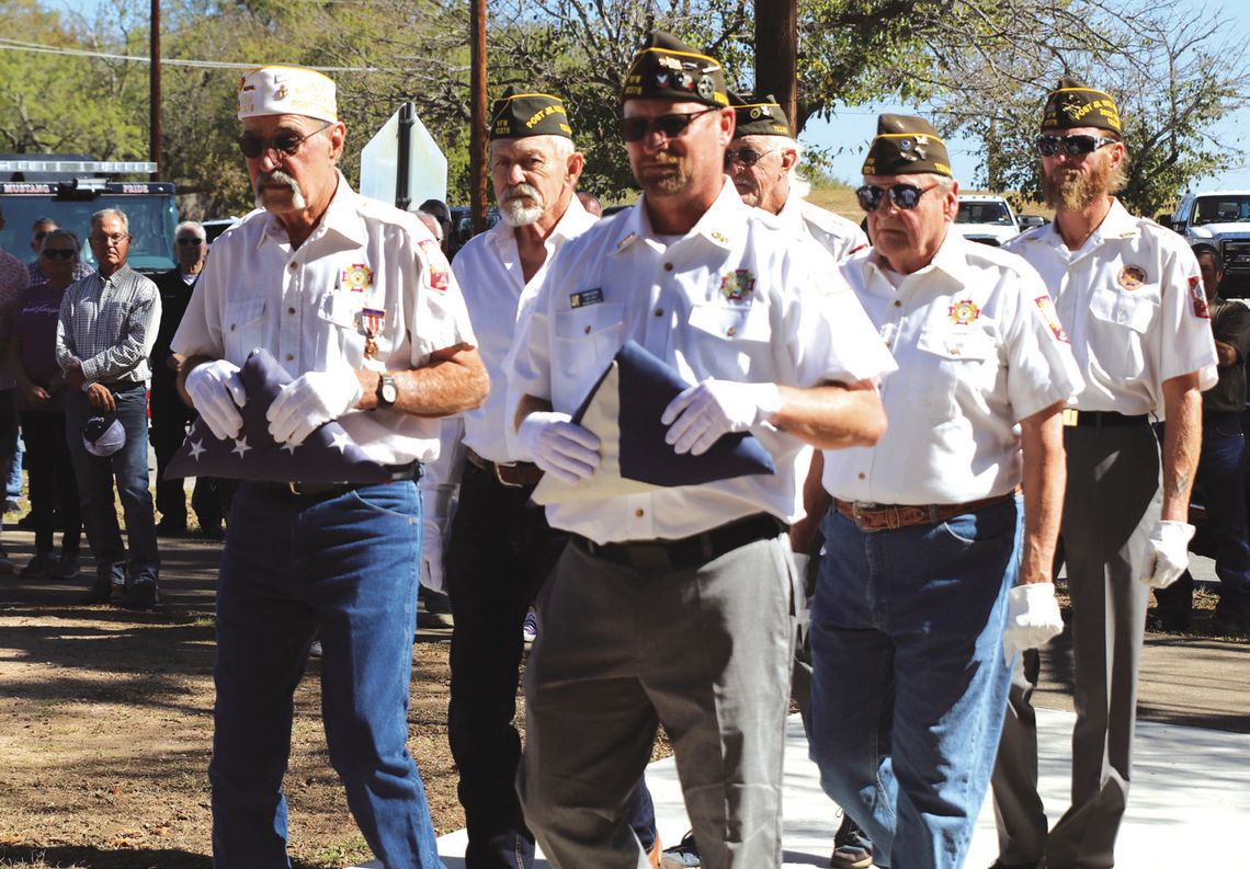 Alt TeMembers of the Marble Falls VFW Post 10376 conducted the posting of the colors Nov. 11 for the Rotary Veterans Day Program in Marble Falls. Pictured, left front to back, are Wesley Lewis, Rick McGraph and Ron Frasier; and right front to back, are, Donnie Jackson, Charlie Tourella and...