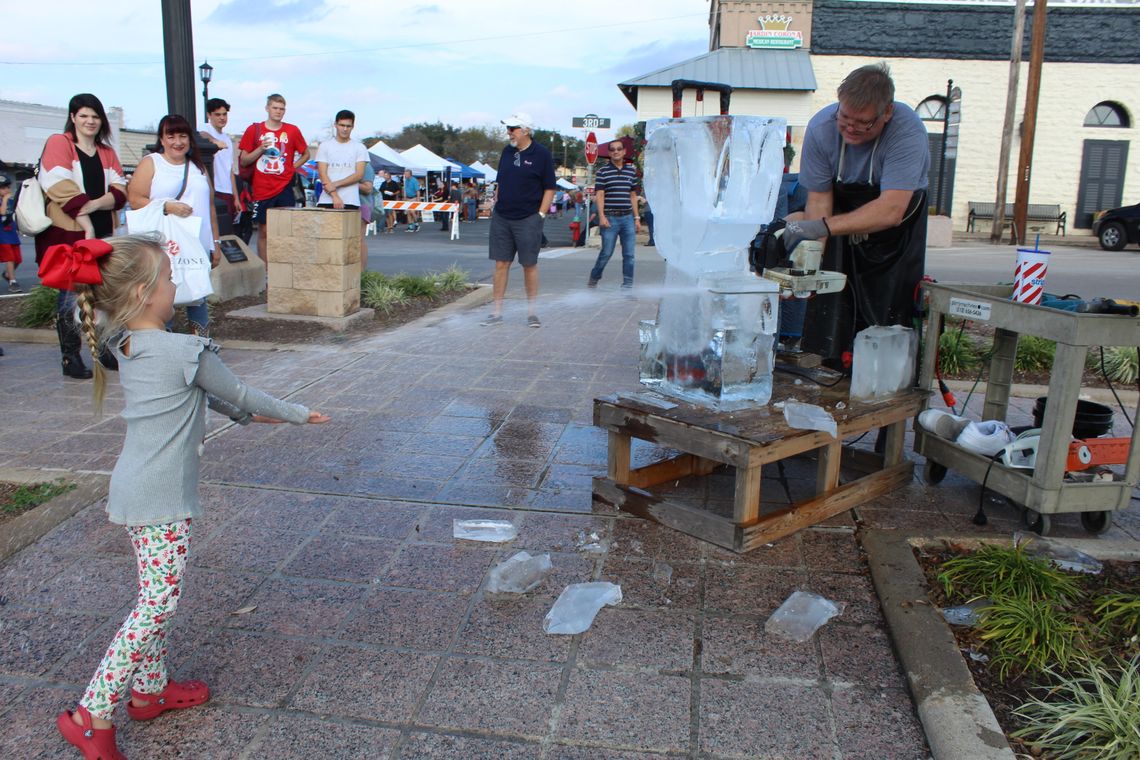 Merry Art on Main to kindle creativity downtown