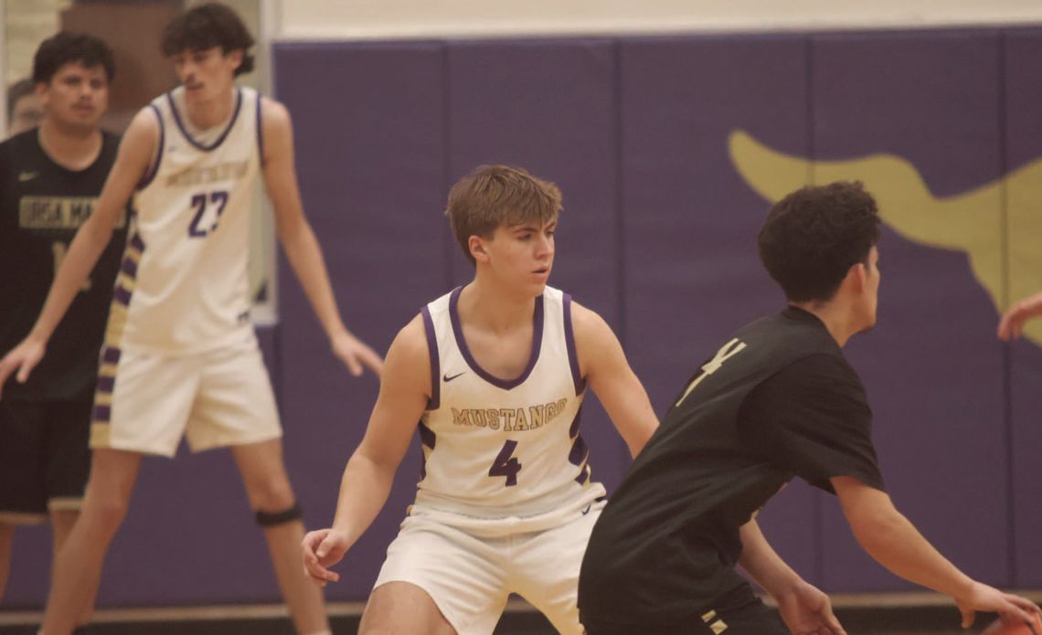 Mustangs earn first district win of the season Mustangs earn first district win of the season