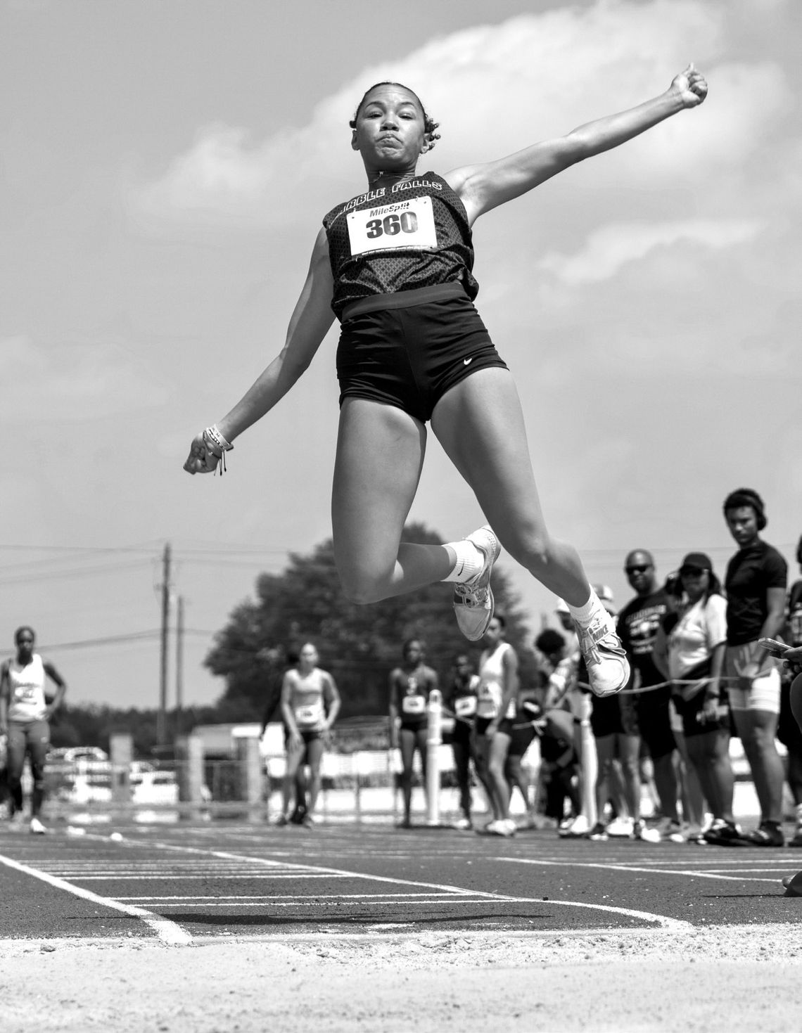 Sophomore Madison Cuplin takes gold in the long jump and triple jump to be the Class 4A Region III champion. “All of her work is paying off and she is peaking at the right time in both events. She was focused and put good jumps out early and was able to hang on for the gold medal," horizon...